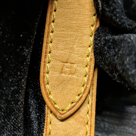 LOUIS VUITTON Monogram Canvas Odeon GM 2WAY Bag - Picture 11 of 13